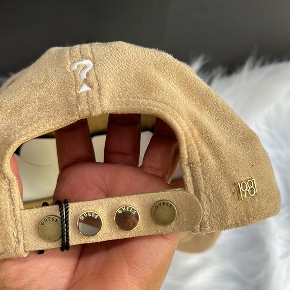 New GUESS EMBROIDERED FAUX SUEDE HAT - BEIGE main image 4